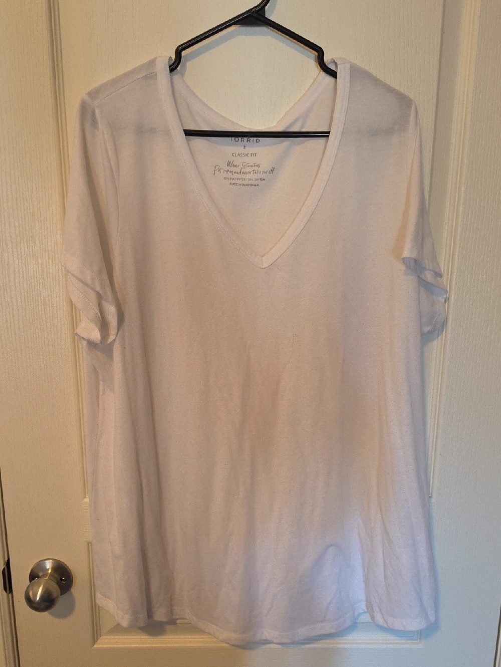 torrid White Classic Fit V-Neck Tee
